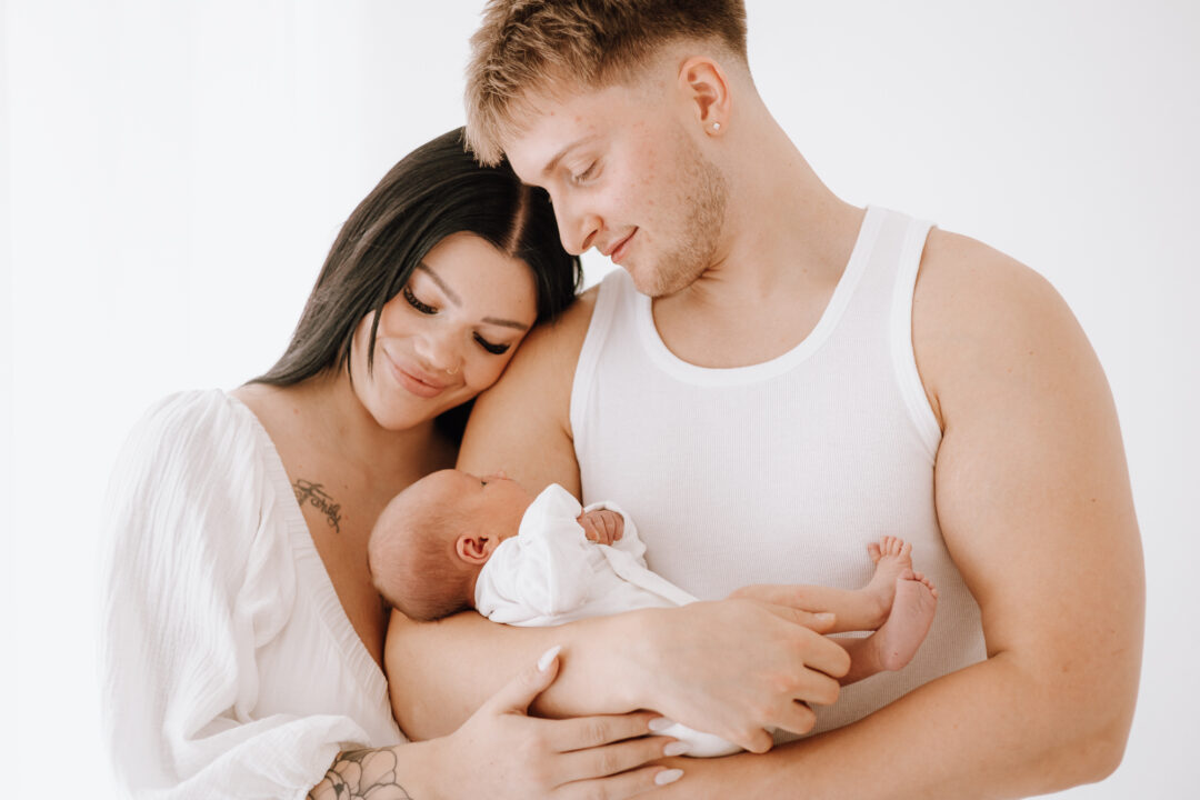 Newborn-kuvaus studiossa